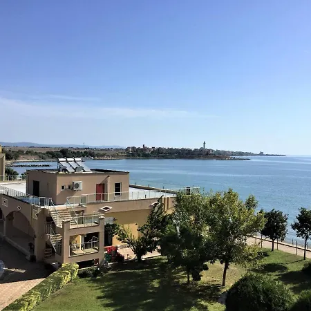 Apartament Aheloy شقة